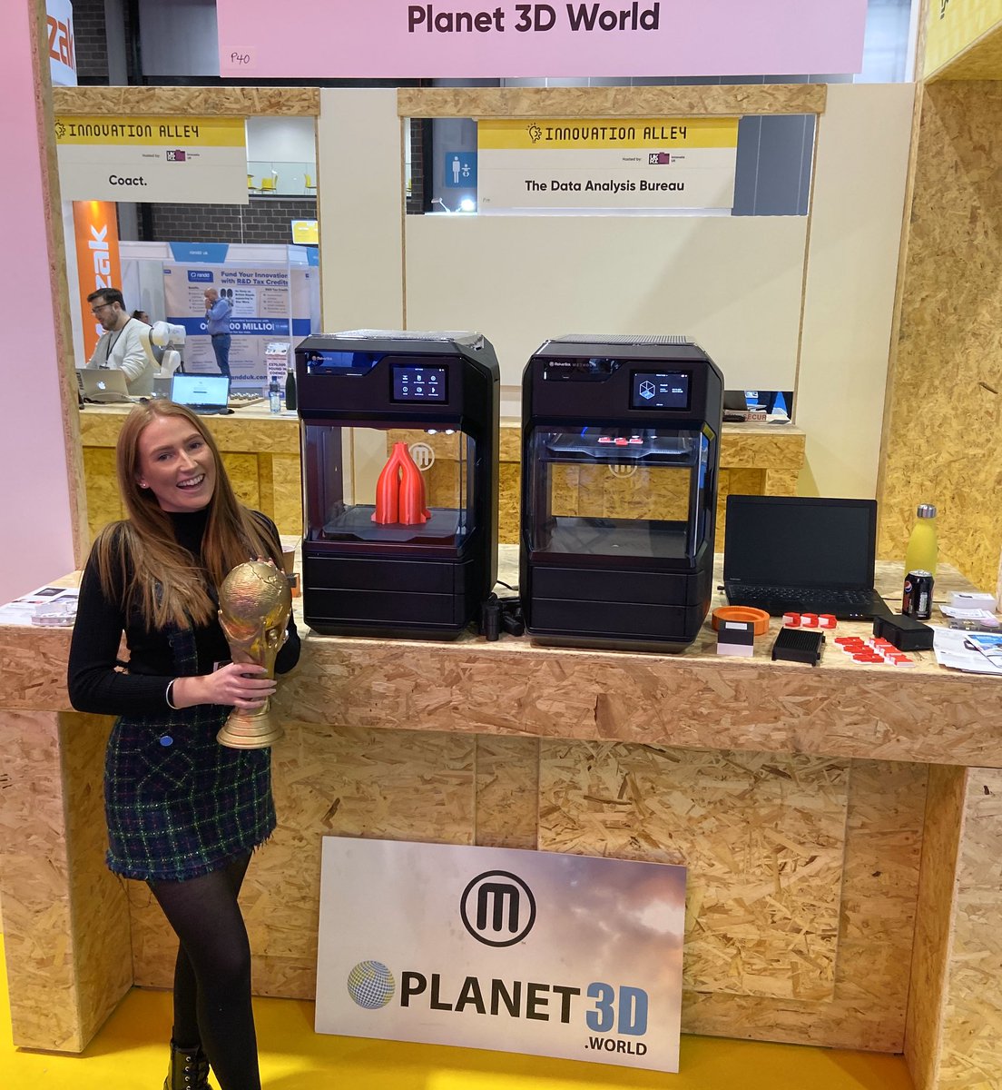 planet3dworld's tweet photo. I was on top of the world (Cup) when my daughter had a day off from #university in #Manchester and popped over to #Liverpool while exhibiting at the #SmartFactoryExpo last week, great to see you ❤️
#ukmfg #mshsummit #makerbot #3dscanner #digimfgwk #prototypes #smartfactoryexpo https://t.co/n27FANc4ex