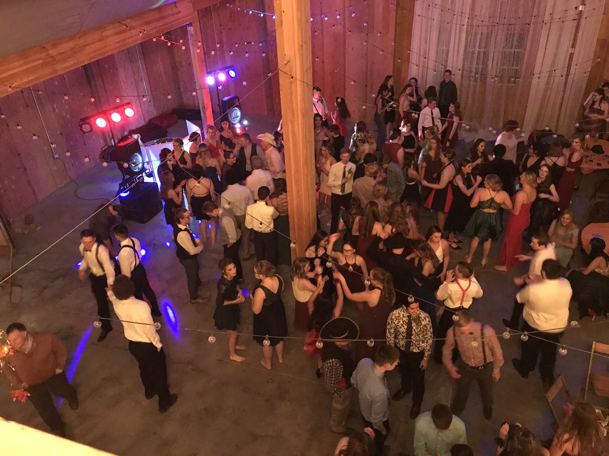 SCHSBeavers's tweet photo. Fall Ball Dance! (2) #SCHSBeavers #BellwetherBarn https://t.co/l03inGaLRP