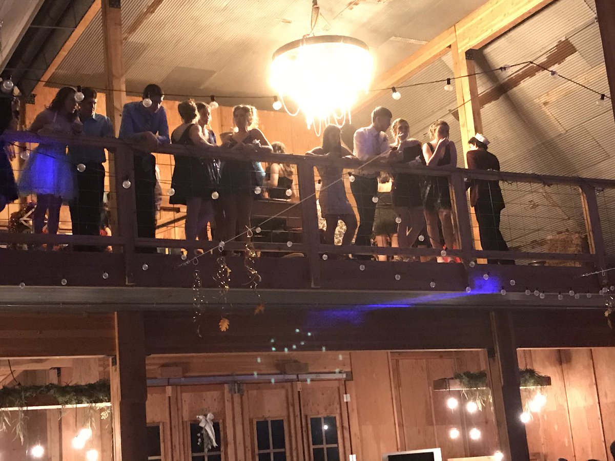 SCHSBeavers's tweet photo. Fall Ball Dance! (2) #SCHSBeavers #BellwetherBarn https://t.co/l03inGaLRP