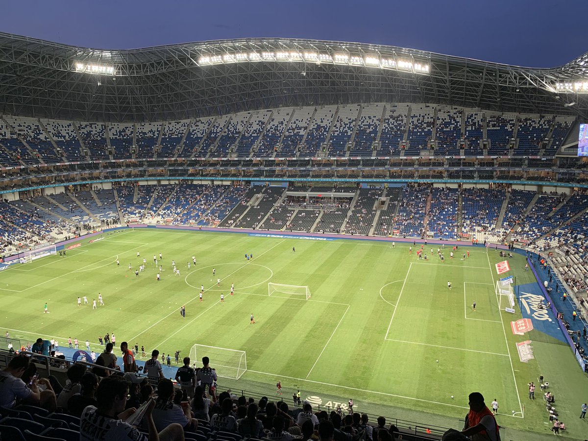 ataqueverblan's tweet photo. Con capacidad para 51.800 espectadores, el estadio de los @Rayados de Monterrey, patrocinado por la multinacional española @bbva es unos de los más modernos, la cual patrocina igual al de @HoustonDynamo con el @BBVAStadium en Estados Unidos. |#WorldStadium - #ArenaCaleñista | https://t.co/9bQRvtfS5e