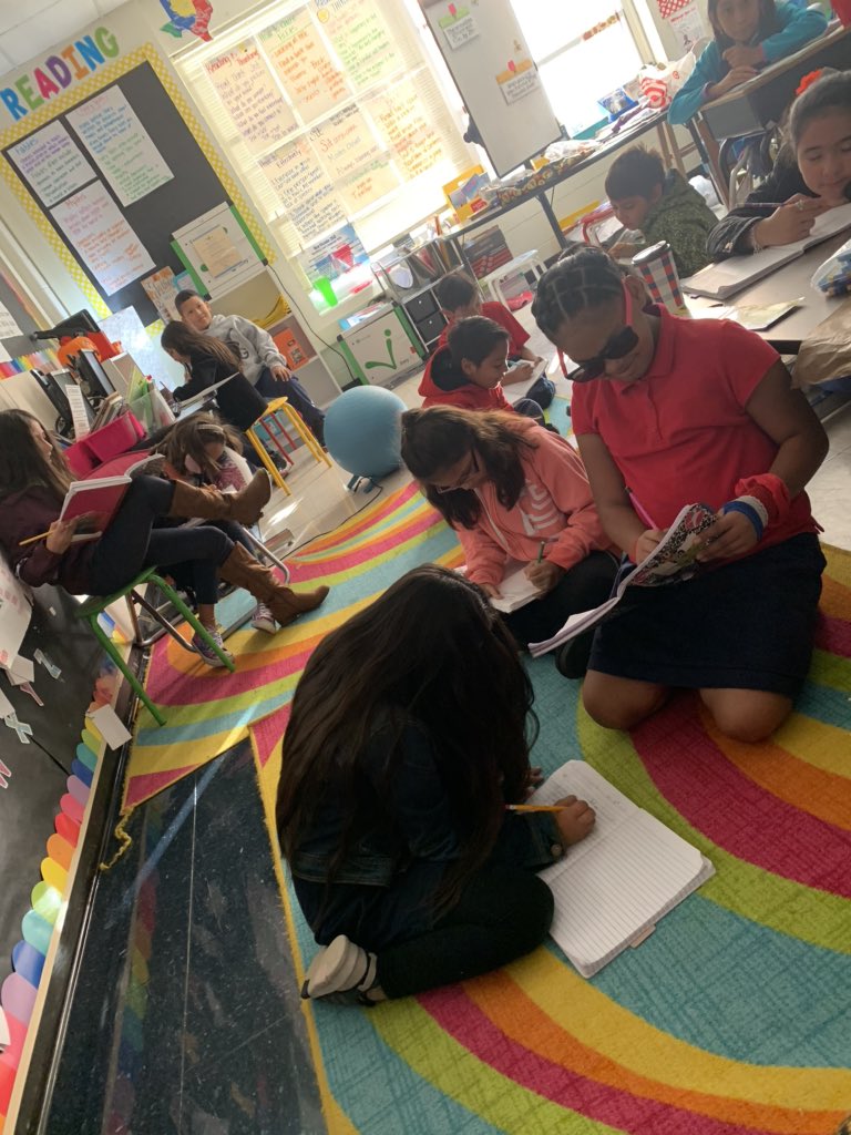 MrsWLindsey's tweet photo. The beginning of our Expository on something/someone we are thankful for! Perfect for this week! ❤️❤️@NISDCable @nisdelemelar @ChaneyTeresa #NISDLegends #gratitudechallenge #gratitudesnaps #thankfulforourclass #4thgrade #WritersGonnaWrite #KidsDeserveIt https://t.co/QckFMaNX0f