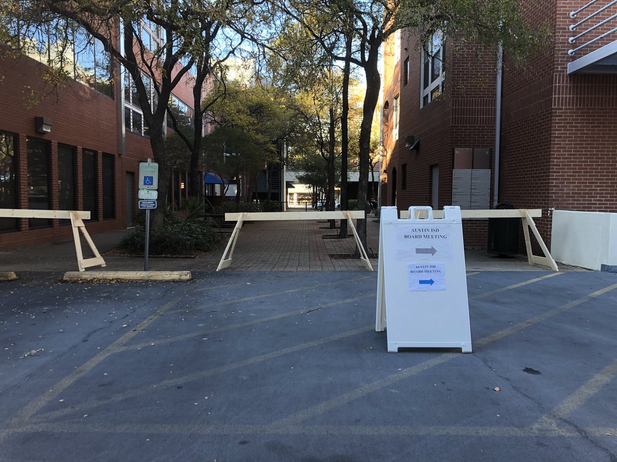 CRArchitect's tweet photo. They are preparing for a Large crowd! Bring it Austin! #savePease #saveAustinSchools https://t.co/icjGFUska9