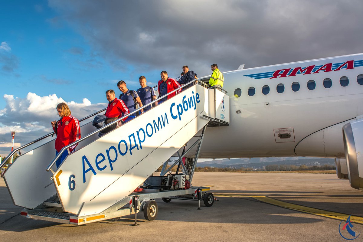 NisAirport's tweet photo. Mlada fudbalska reprezentacija Rusije ispod 21 godine, koja će sutra odmeriti svoje snage sa našom reprezentacijom u Nišu, doputovala je danas na Aerodrom Konstantin Veliki Niš avio-kompanijom Yamal Airlines ✈️🇷🇸⚽🇷🇺✈️
#NIS #LYNI #INI https://t.co/fRTWpUMiBw