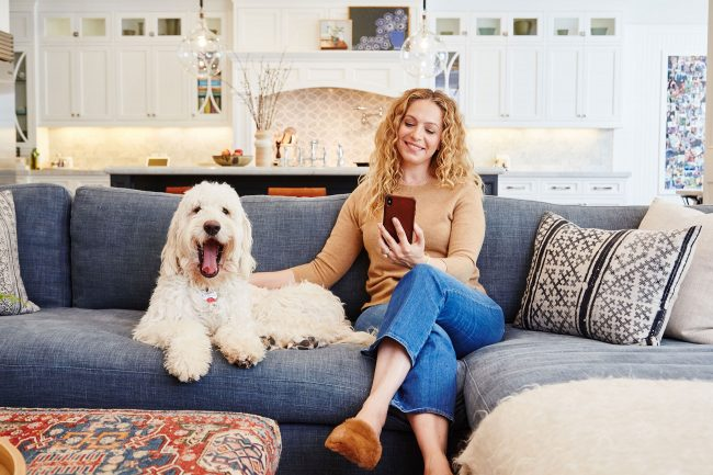 Control4's tweet image. #HGTV celeb @CarleyKnobloch says that &quot;the magic of #Control4 is that all the pieces are programmed to work together, with customized “scenes”&quot;

READ MORE: carleyk.com/home/smart-hom…