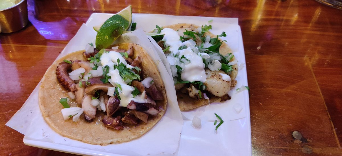 domgreen's tweet image. Missing #tacocon but the tacos at #KubeCon are epic as well🌮