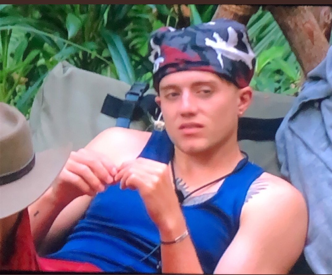 FranKel32835167's tweet image. What's your luxury item?

Adele: A picture of Jane MacDonald

Everyone:
#ImACeleb