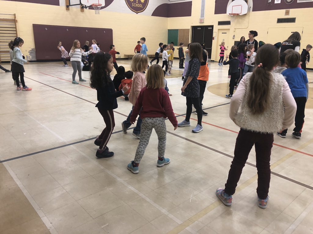 211Calderone's tweet photo. The Grade 1&amp;2s spent the morning expressing themselves through movement. Thank you @moveedge for the wonderful opportunity! https://t.co/SzDt168dgE