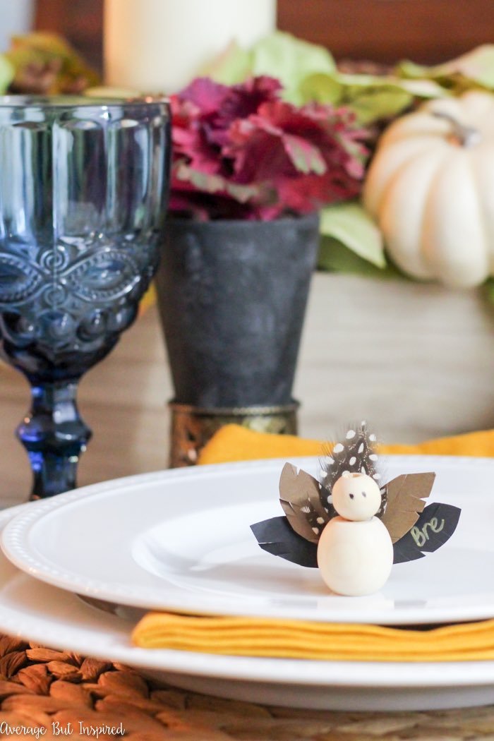 AverageBre's tweet image. Make these easy Thanksgiving Turkey Place Cards for your gathering next week!  averageinspired.com/2017/11/diy-th…  #Thanksgiving2019 #Thanksgiving