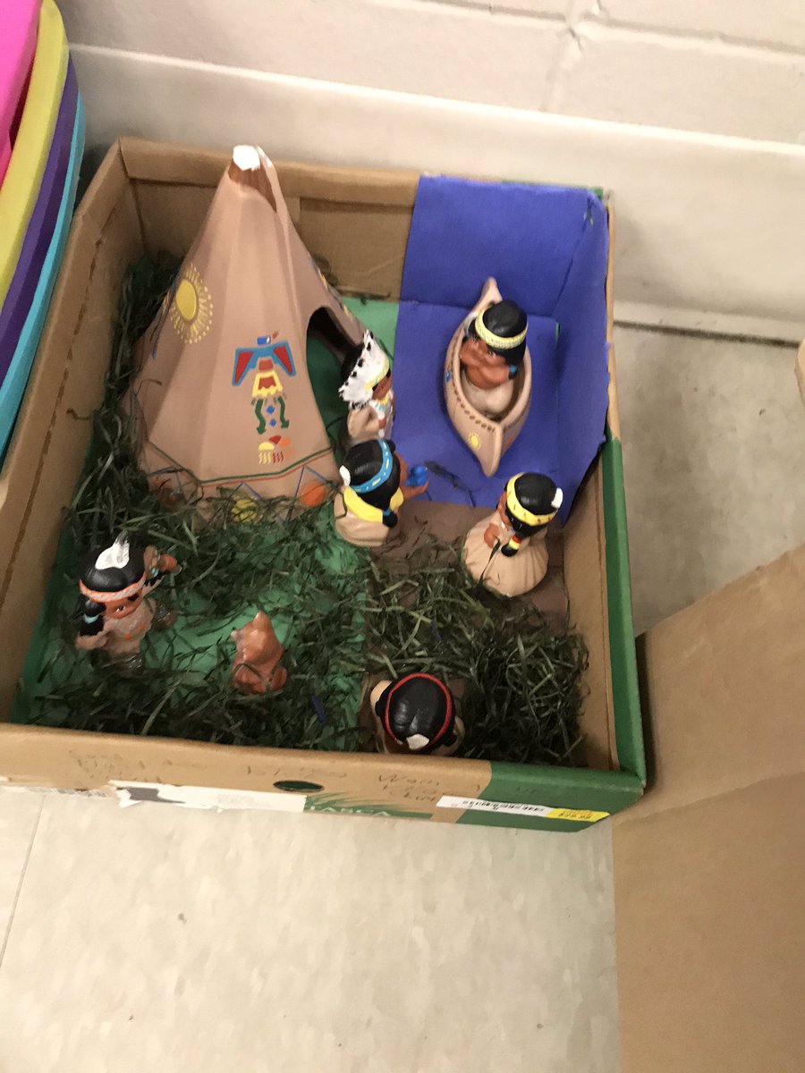MrsOrellana4's tweet photo. Presentations are underway for our Native American projects! I love seeing all of the hard work my students put into their creations! #SSfun @wearesteele #HavingFunInC1 https://t.co/zqDUroERl3
