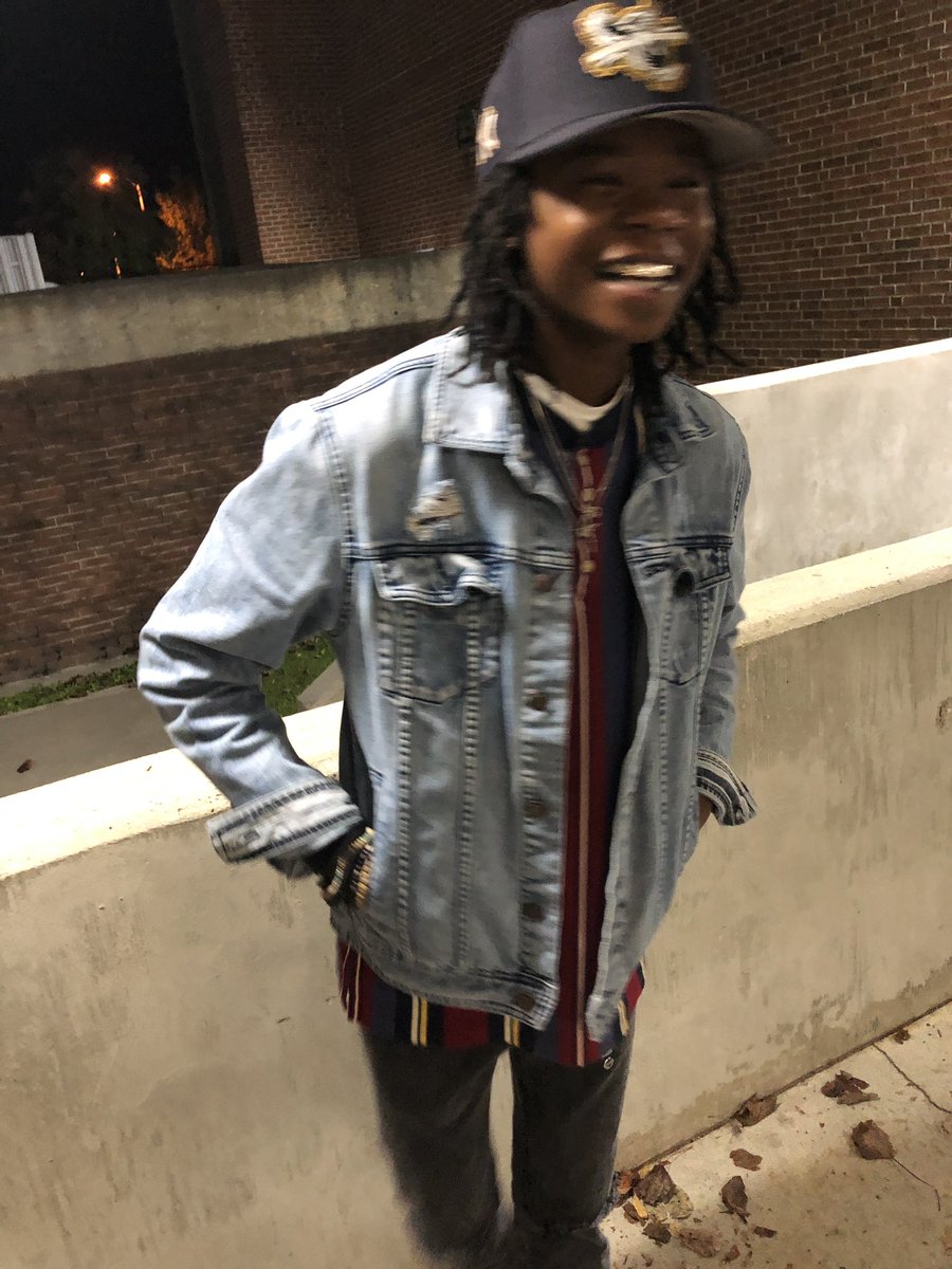 __lilDee__'s tweet photo. I dont really post on here 🤕 https://t.co/vZKDPr0ssO