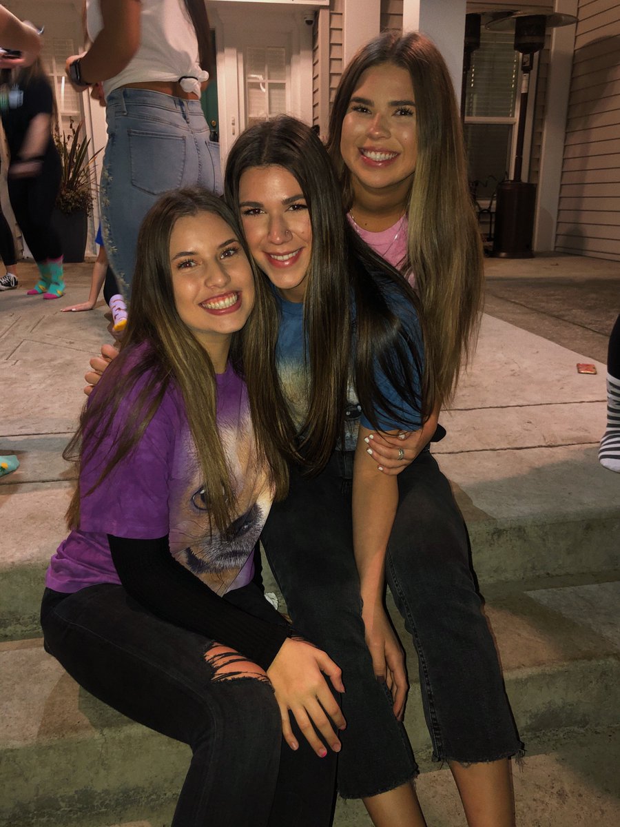 Our fams got a little bigger last night! 👯‍♀️😍