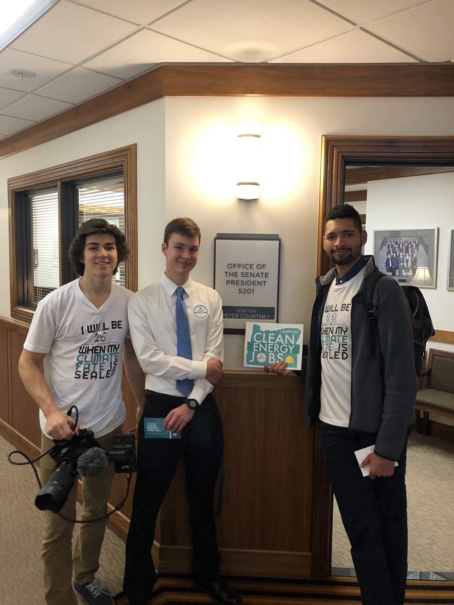 ClimateDaisy's tweet photo. We need Senate President Courtney to be strong on #CleanEnergyJobs 🌎 Our #ClimateFate depends on it. #ORleg #ORpol https://t.co/elCRp6vpJc