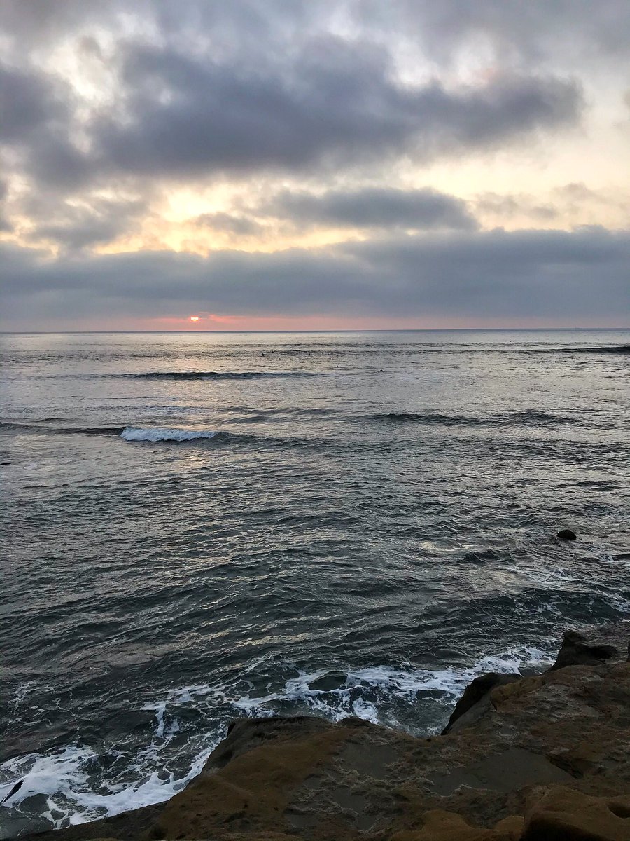 ZoeKoda's tweet photo. Quick lil vacation. ✈️ https://t.co/8EOHslRphN