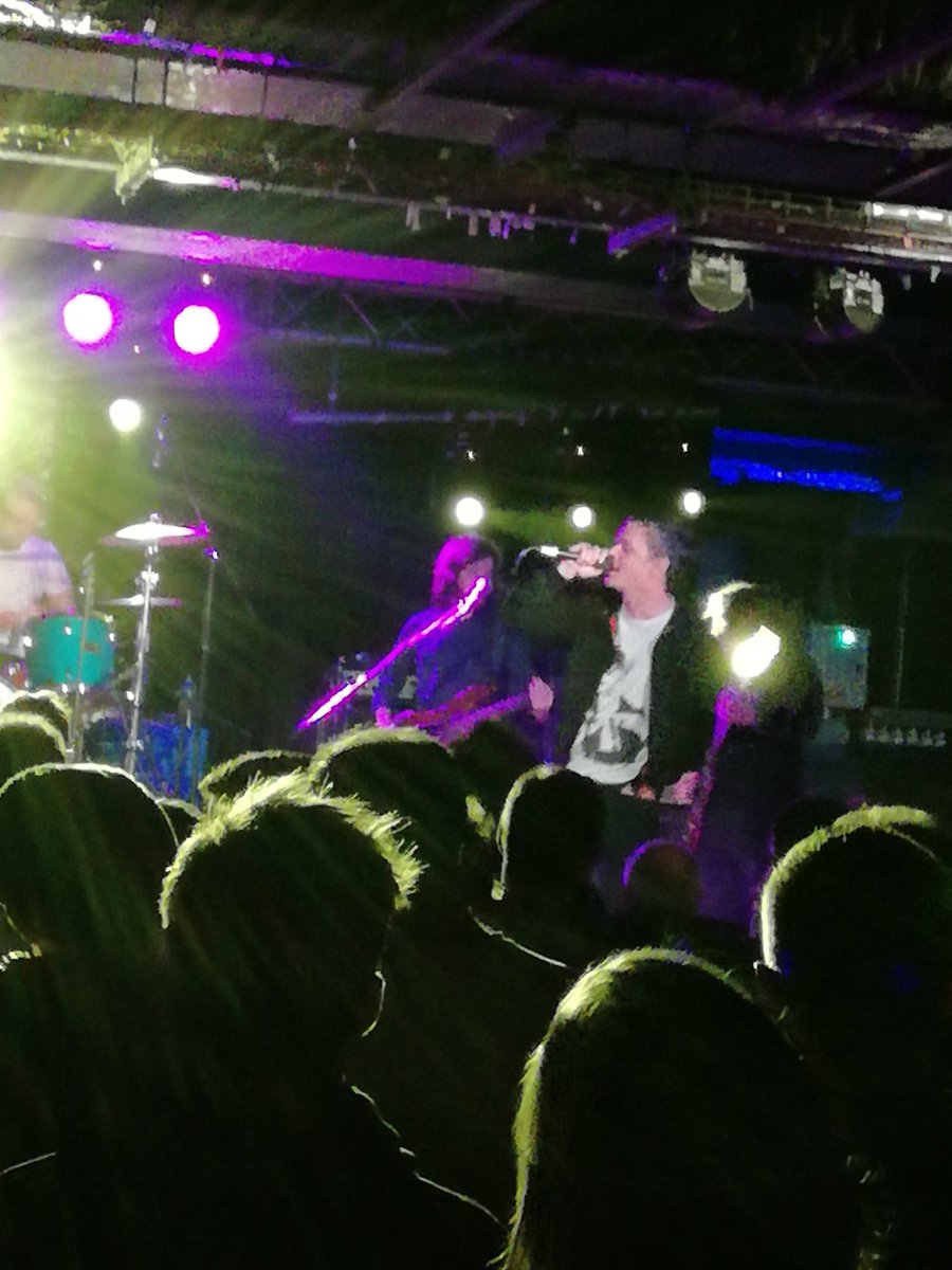 brokenviolin83's tweet photo. First Great Gig / Shit Photo of the week ! @IdlewildtheBand #Sheffield #Foundary
@RoddyWoomble @RodJonesMusic https://t.co/hiDDvAjDJV