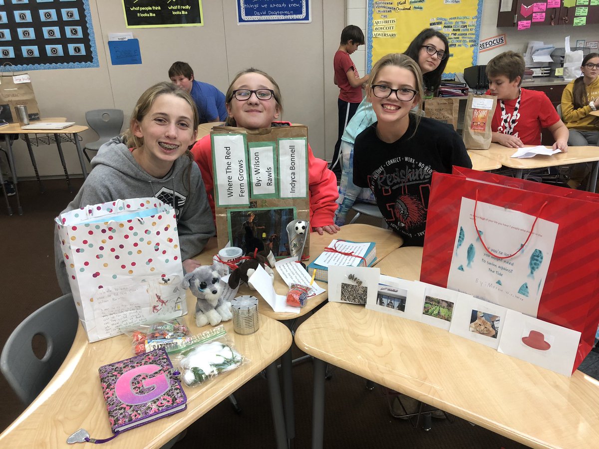 MissFialPCMS's tweet photo. Blown away by these amazing “Book In A Bag” presentations!! Very impressed with how deeply these kids made connections to their Lit Circle Books. Well done, 6th graders!  👍🏻✨📚 https://t.co/ypd3LnB03s