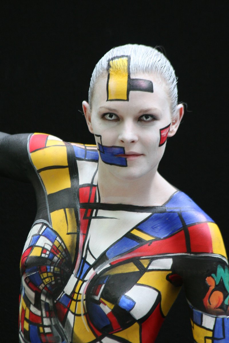 anthony0237t's tweet photo. #Worldbodypainting #Festival a few years ago in #Austria https://t.co/7Ey1dph8vI