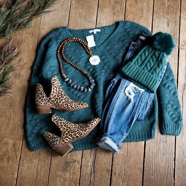 FAVE - COMBO /// teal + leopard. Add your favorite handmade necklace and you have the PERFECT outfit. 👌🏻 ift.tt/35f75Ti