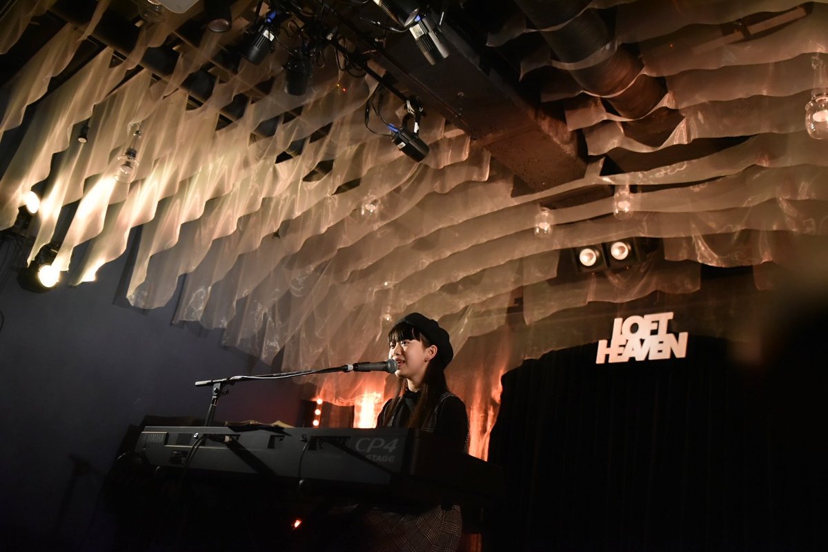 AISA84100821's tweet photo. 昨日はレギュラーになっているライブ「fun time Vol.7」に出演

今回は初の男性シンガー特集

でも眞塩藍咲は男の子ではないぞ(笑)

渋谷LOFTHEAVENの会場も眞塩藍咲の13才の美声に驚き聞き入っておりました

#渋谷LOFTHEAVEN
#FVP_Funtime
#眞塩藍咲 
#ピアノ弾き語り
#女性シンガー 
#可愛い https://t.co/KtEpri7YeO