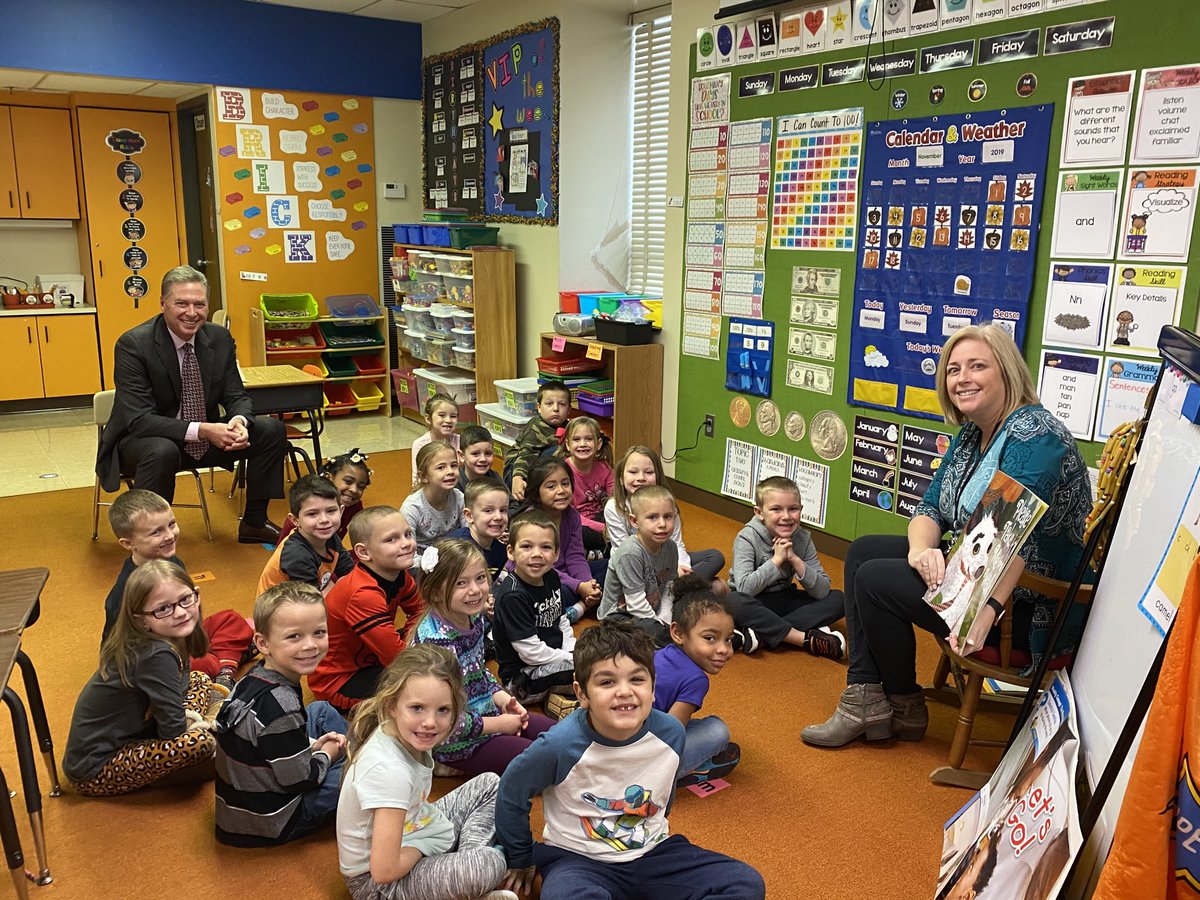 NASDschoolsSupt's tweet photo. Loved my Kindergarten visit today to Franklin Elementary School. The staff and students were engaged in the lessons and full of energy. Always great to see our young Konkrete Kids. https://t.co/Gi4Z7XZlLZ