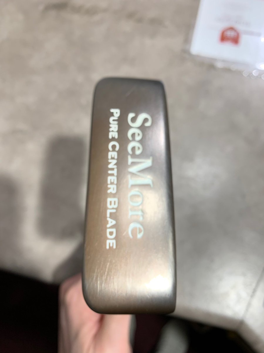 LesterBarnesy's tweet photo. Meet the new love of my life!! She’s beautiful. Not missed a putt with her yet. @SeeMorePutters #putters #seemoreputter #golf #mince https://t.co/VYGpljYmHc