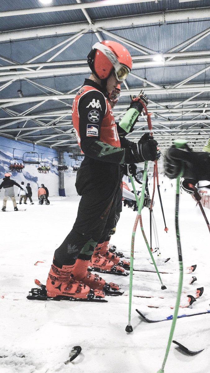 FadiAndalucia's tweet photo. La Selección Andaluza de Esquí Alpino, formada por 10 deportistas y 2 técnicos, participa en el V Trofeo #SPAINSNOW, la competición inaugural de la #CopaEspaña Audi U16 de #rfedialpino en Madrid SnowZone, el pasado fin de semana.
#FadiAlpine https://t.co/8heCVK6sXd