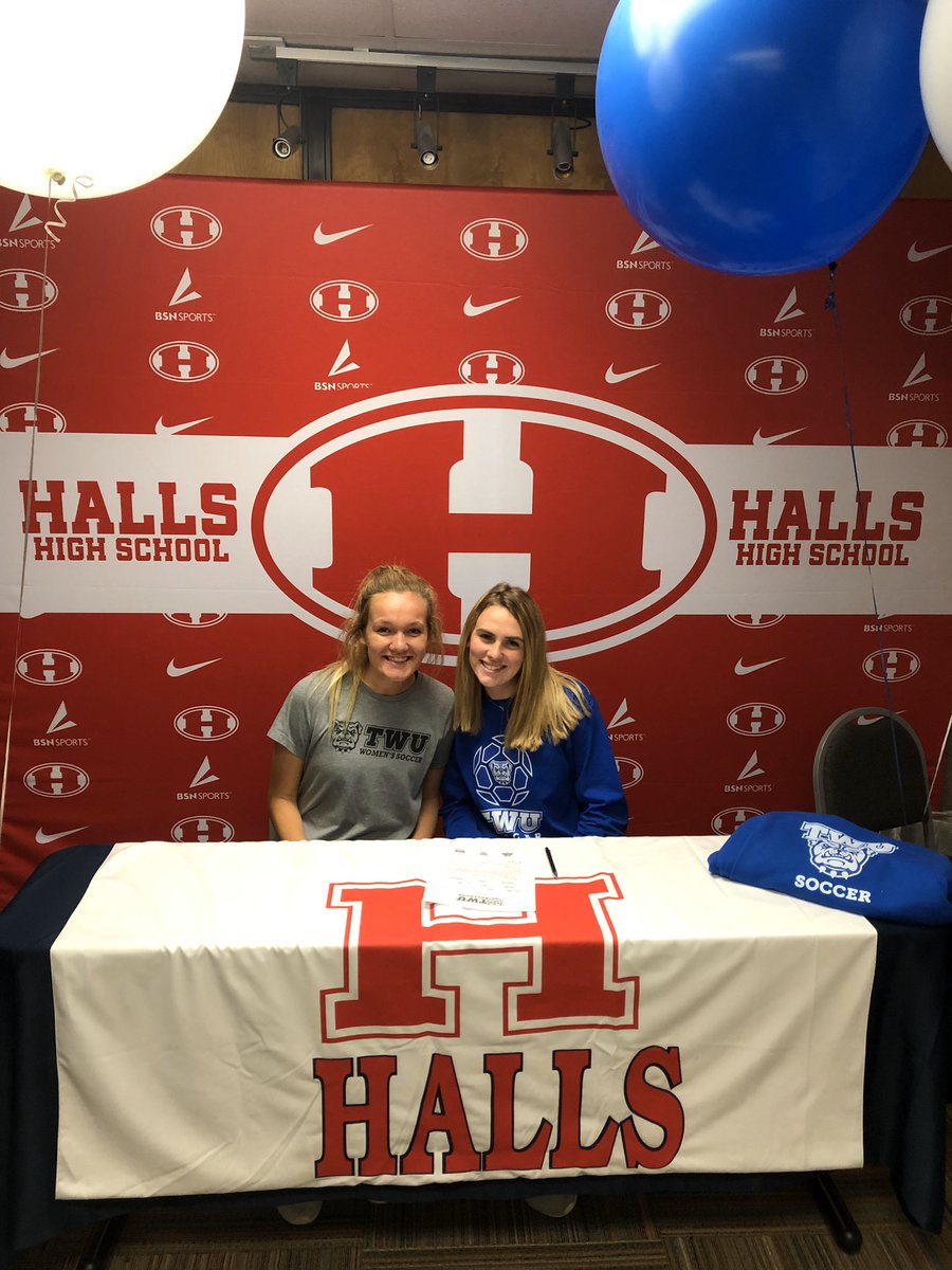 austenmae12's tweet photo. Thankful for the opportunity to sign with @SoccerTwu @twbulldogs today https://t.co/dilXgx5cyP