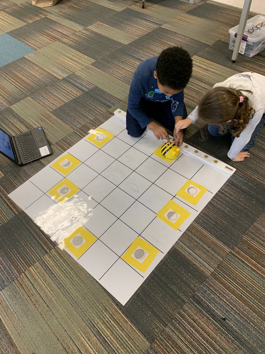 MsRosie_library's tweet photo. Moon #beebot challenge. 🌕🌖🌗🌘🌑🌒🌓🌕
First grade robotics challenge to code through the moon phases.
#standardsbasedlibrary #robotics #firstgrade #science #library
@1stwithalexander https://t.co/BS663zV49x