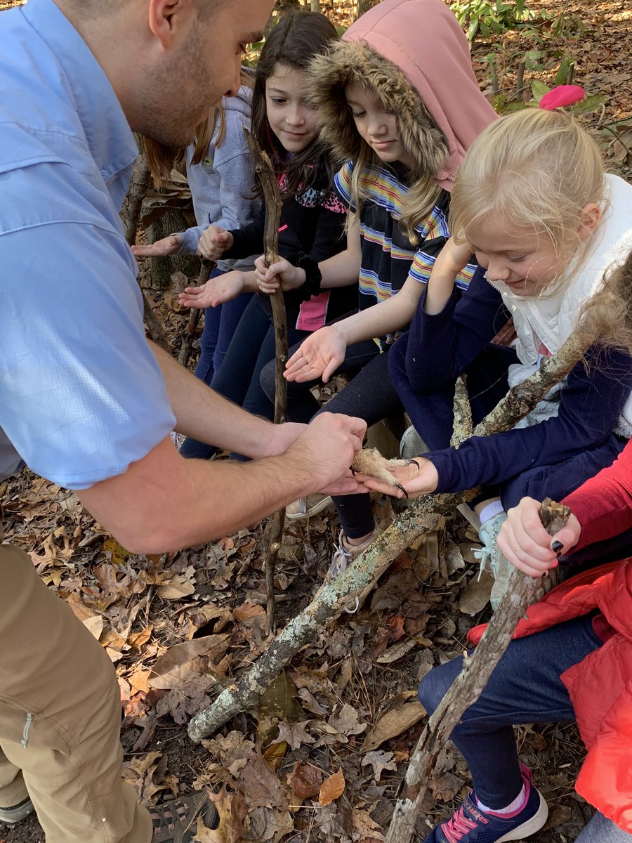MadlemCorrie's tweet image. I am grateful for beautiful fall leaves, children learning in nature, and a wonderful field trip. #SPARKgratitude @APS_SPARK