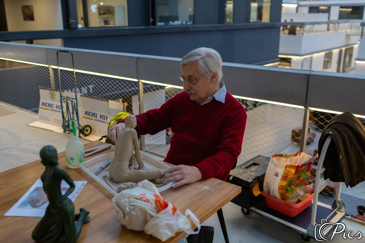 BdA_CS's tweet image. 🖌️ JEUDI 28 NOVEMBRE - 14h à 17h🖌️

Le village artistique ouvre ses portes dans l&apos;espace capable de Bouygues : exposition, démonstrations d&apos;artistes, animations, visite artistique des bâtiments... Une après-midi des plus conviviales !

#Apartés2019