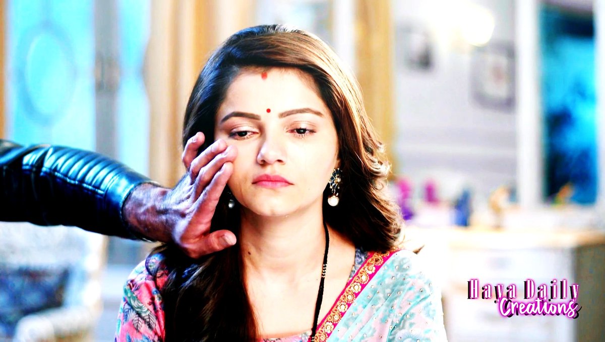 curlyyyh3ad_'s tweet photo. #Saumya breaks down on getting to know the truth abt #Nimmi's death! #Harman expresses his guilt on knowing it was #Preeto's hand behind it π±.
EPI NO : 418 @RubiDilaik u owned this particular scene without a single dailogue with just your expressions! π
#ReliveHaYa https://t.co/g3pFs3OJON