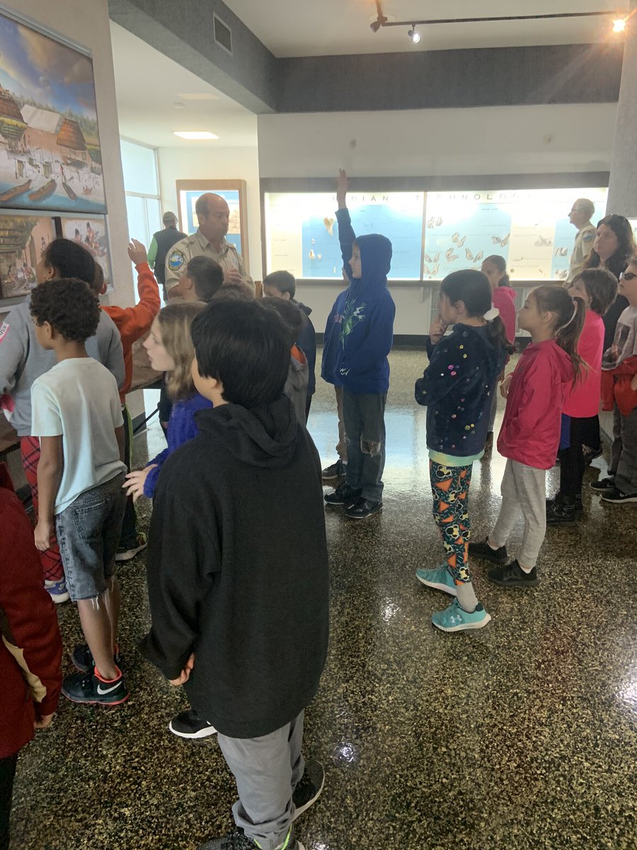 MsMoss10's tweet photo. Fourth grade got to learn about the Native Americans who lived in our area! It was so cool for them to walk on the same land as history! @CSESHawks @CitrusSchools #allaboardCSE https://t.co/8QUj65X75Z