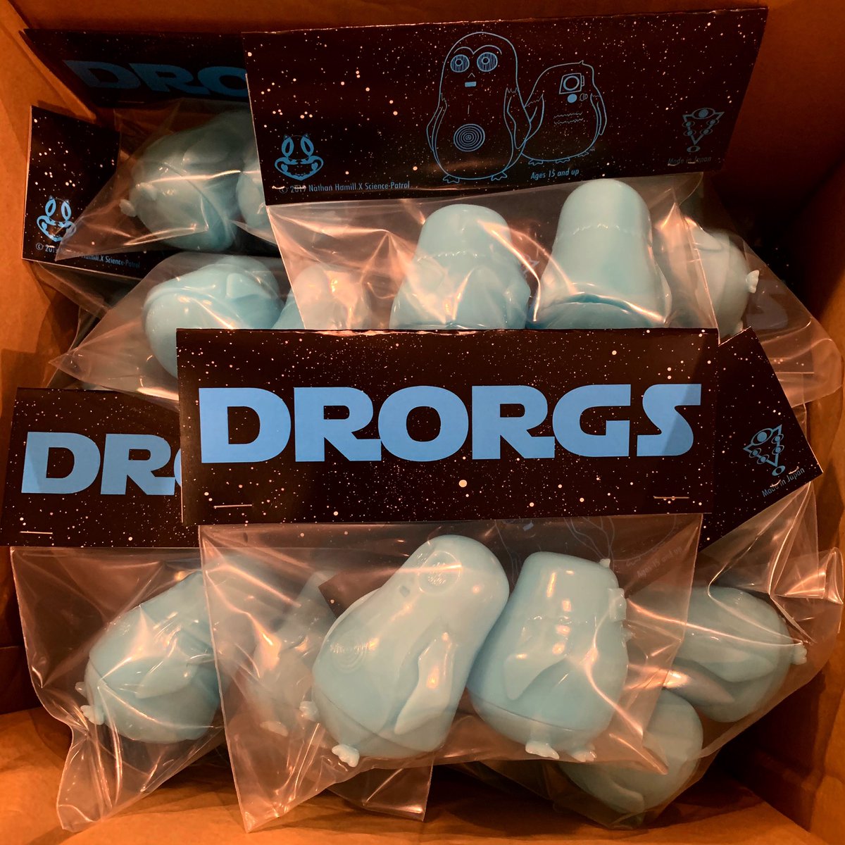 NathanHamill's tweet photo. Coming to @designercon this weekend! Drorgs: Force Ghost Ed. (Glow in the Dark) Sofubi Set Nathan Hamill X Science Patrol $40 a set
3” and 2.75.” @flatbonnie booth #2302 #drorg #drorgs #sofubi #vinyltoy #vinyltoys #nathanscreatures https://t.co/sAEucxs0vX