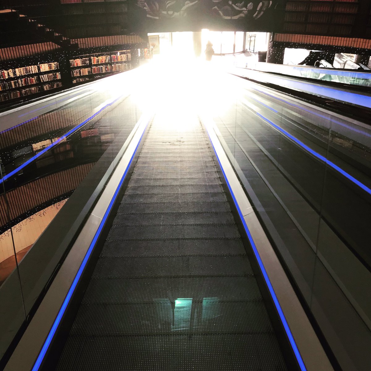 kenbennedy80's tweet photo. Stairway to book heaven x #library #birmingham #sun #bladelight https://t.co/qbnZSE2lQp