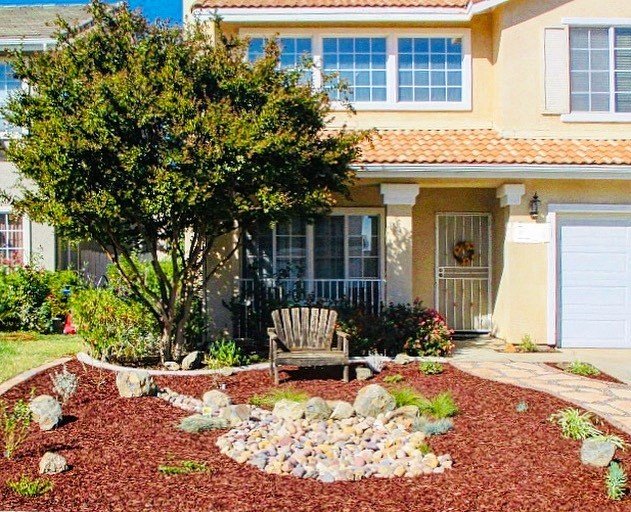 OCCoastkeeper's tweet photo. Want to make your yard more #drought-tolerant, but not sure where to start? #Coastkeeper’s #SmartScape team works with homeowners for free to help them design & install #waterwise gardens that will get them a rebate! Learn more at https://t.co/9snb8IOzgA
& https://t.co/Ics1xQztPQ https://t.co/ljzmj030Jl