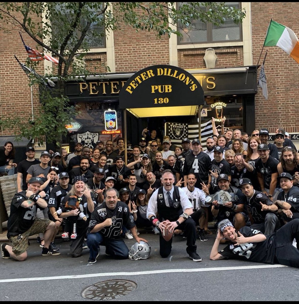 SlvrBlkEmpireNY's tweet photo. @MoeMoton #RaiderNation will be there ! #NYC #GroundTheJets #RaiderInvasion #takeover @MetLifeStadium and then some ! @teamporn1 @TheRaidersDaily @RAIDERNATIONCNY @RaidersBeat @SilverNBlackPod @pillagingpod @PeterDillonsNYC where it Began ! https://t.co/G7YhoP1Phf