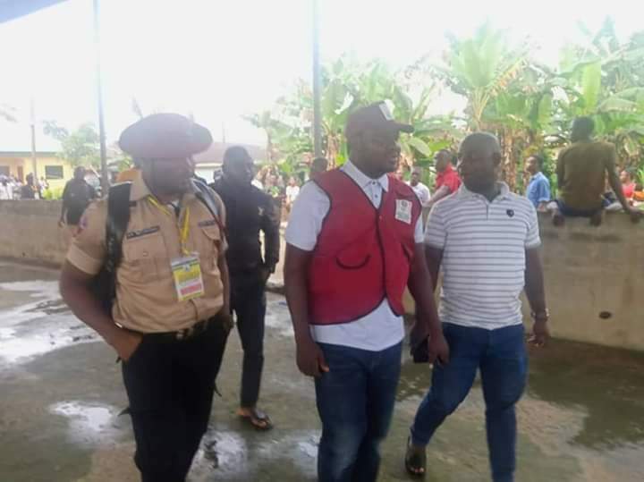 WayBriggs's tweet photo. NYCN president Amb. Sukubo Saraigbe Sukubo commends INEC for the success of the Bayelsa gubernatorial election. He made this statement as one of the local observers who were on ground to monitor the elections
@APCNigeria @SundayDareSD
@mbuhari @IdayeBriggs
https://t.co/6apW2u8jww https://t.co/JPsYCJURl6