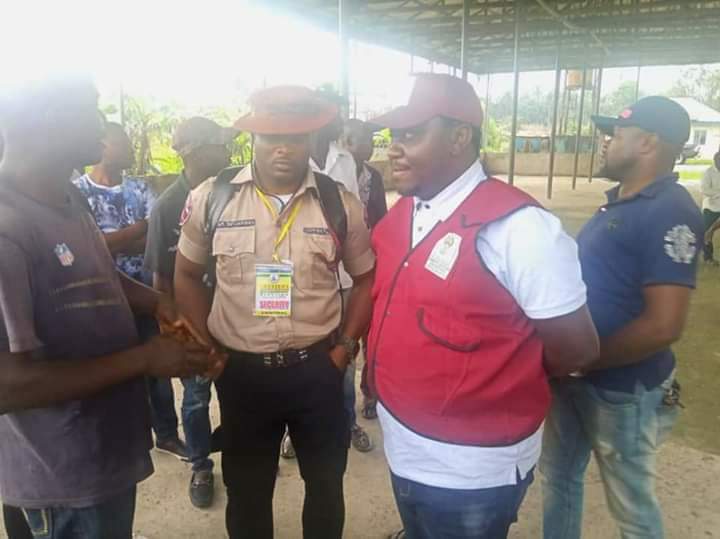 WayBriggs's tweet photo. NYCN president Amb. Sukubo Saraigbe Sukubo commends INEC for the success of the Bayelsa gubernatorial election. He made this statement as one of the local observers who were on ground to monitor the elections
@APCNigeria @SundayDareSD
@mbuhari @IdayeBriggs
https://t.co/6apW2u8jww https://t.co/JPsYCJURl6