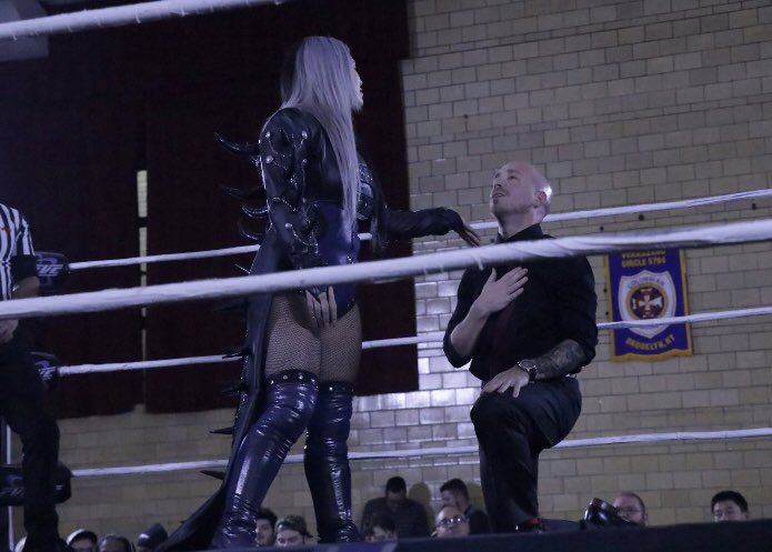 IAmCam8404's tweet photo. She knows we live ONLY to serve her...AND knows where we belong. @_vipress #EVOLVE140 #Villainess #RogueAF 🐍😈🖤 https://t.co/wQkLxEpblz