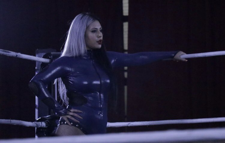 IAmCam8404's tweet photo. She knows we live ONLY to serve her...AND knows where we belong. @_vipress #EVOLVE140 #Villainess #RogueAF 🐍😈🖤 https://t.co/wQkLxEpblz