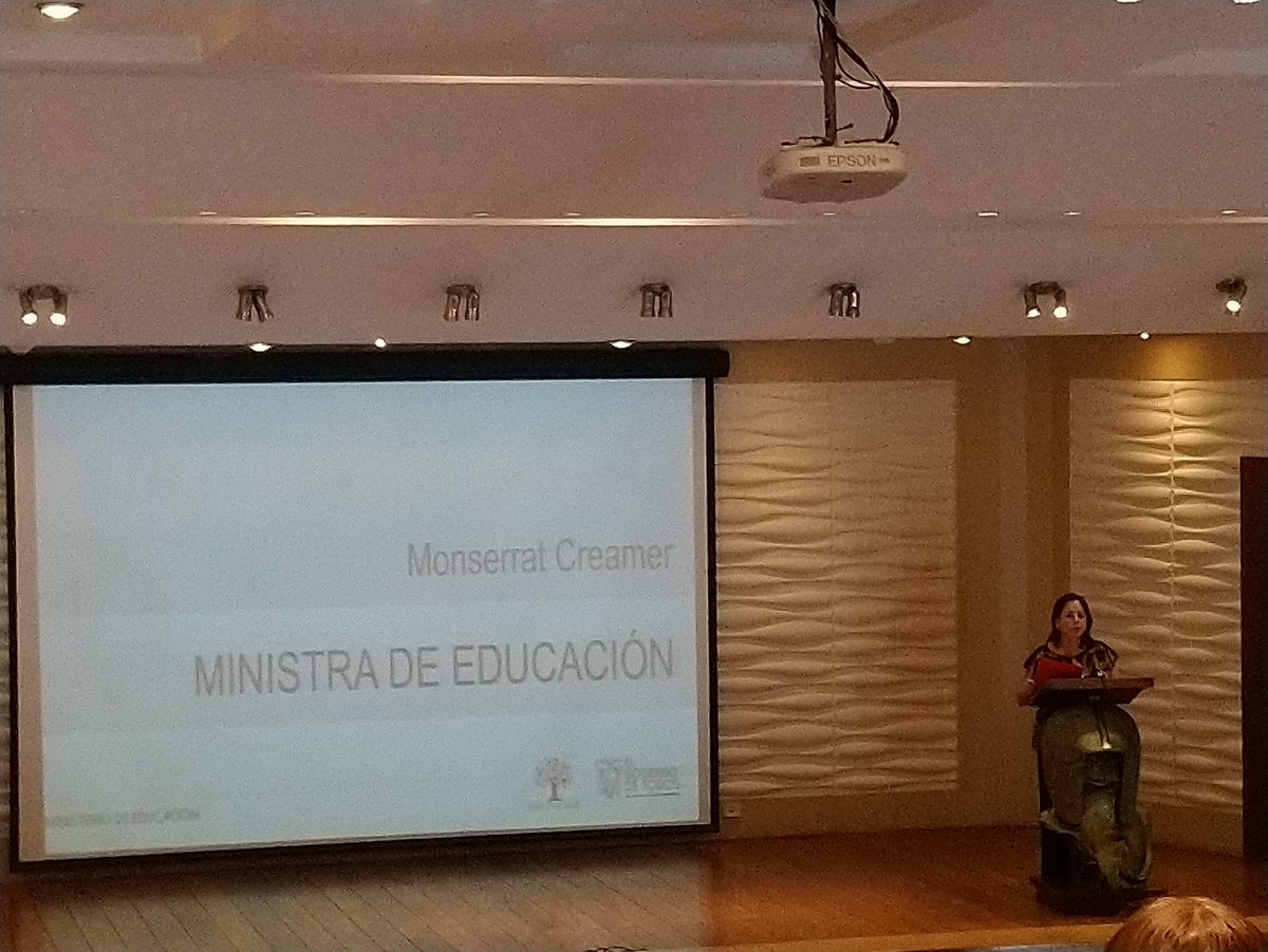 UEGranColombia's tweet photo. Phillipe Meirieu, especialista en Educación y Pedagogía, catedrático de la Universidad Lumière-Lyon, dictó en el auditorio Emilio Uzcategui del MinEduc, la conferencia “Enseñar: un oficio de ejecutantes o de pensadores”, la cual estuvo dirigido a docentes del magisterio fiscal. https://t.co/0GV2jy7ZLd