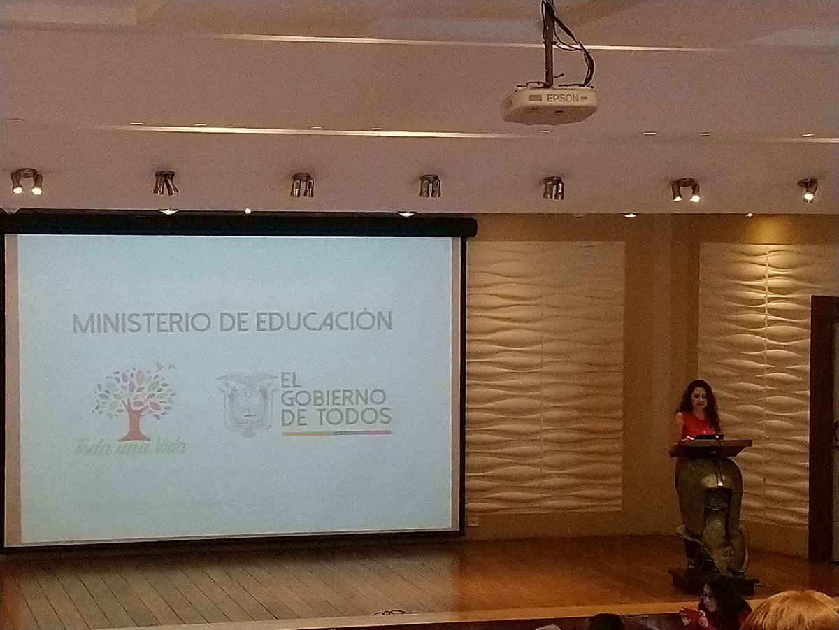 UEGranColombia's tweet photo. Phillipe Meirieu, especialista en Educación y Pedagogía, catedrático de la Universidad Lumière-Lyon, dictó en el auditorio Emilio Uzcategui del MinEduc, la conferencia “Enseñar: un oficio de ejecutantes o de pensadores”, la cual estuvo dirigido a docentes del magisterio fiscal. https://t.co/0GV2jy7ZLd