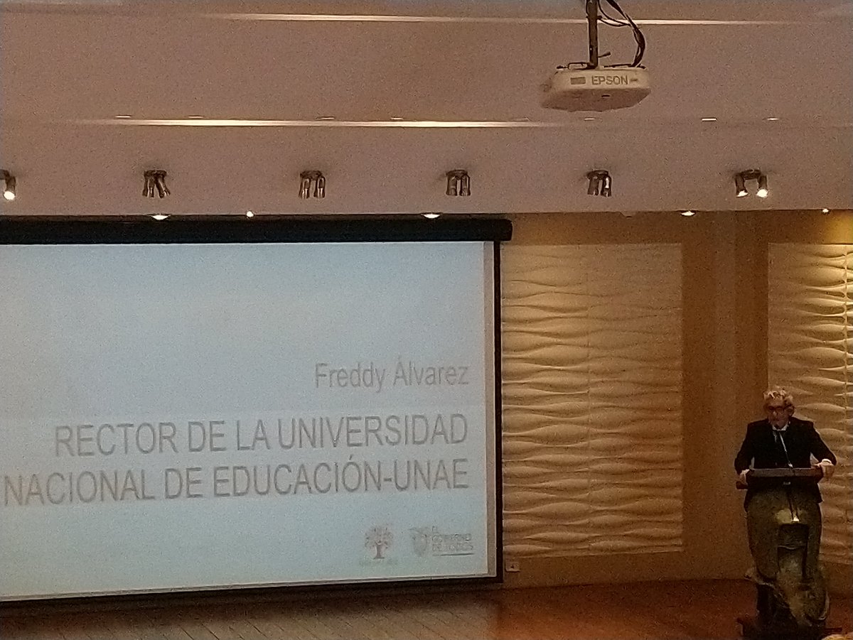 UEGranColombia's tweet photo. Phillipe Meirieu, especialista en Educación y Pedagogía, catedrático de la Universidad Lumière-Lyon, dictó en el auditorio Emilio Uzcategui del MinEduc, la conferencia “Enseñar: un oficio de ejecutantes o de pensadores”, la cual estuvo dirigido a docentes del magisterio fiscal. https://t.co/0GV2jy7ZLd