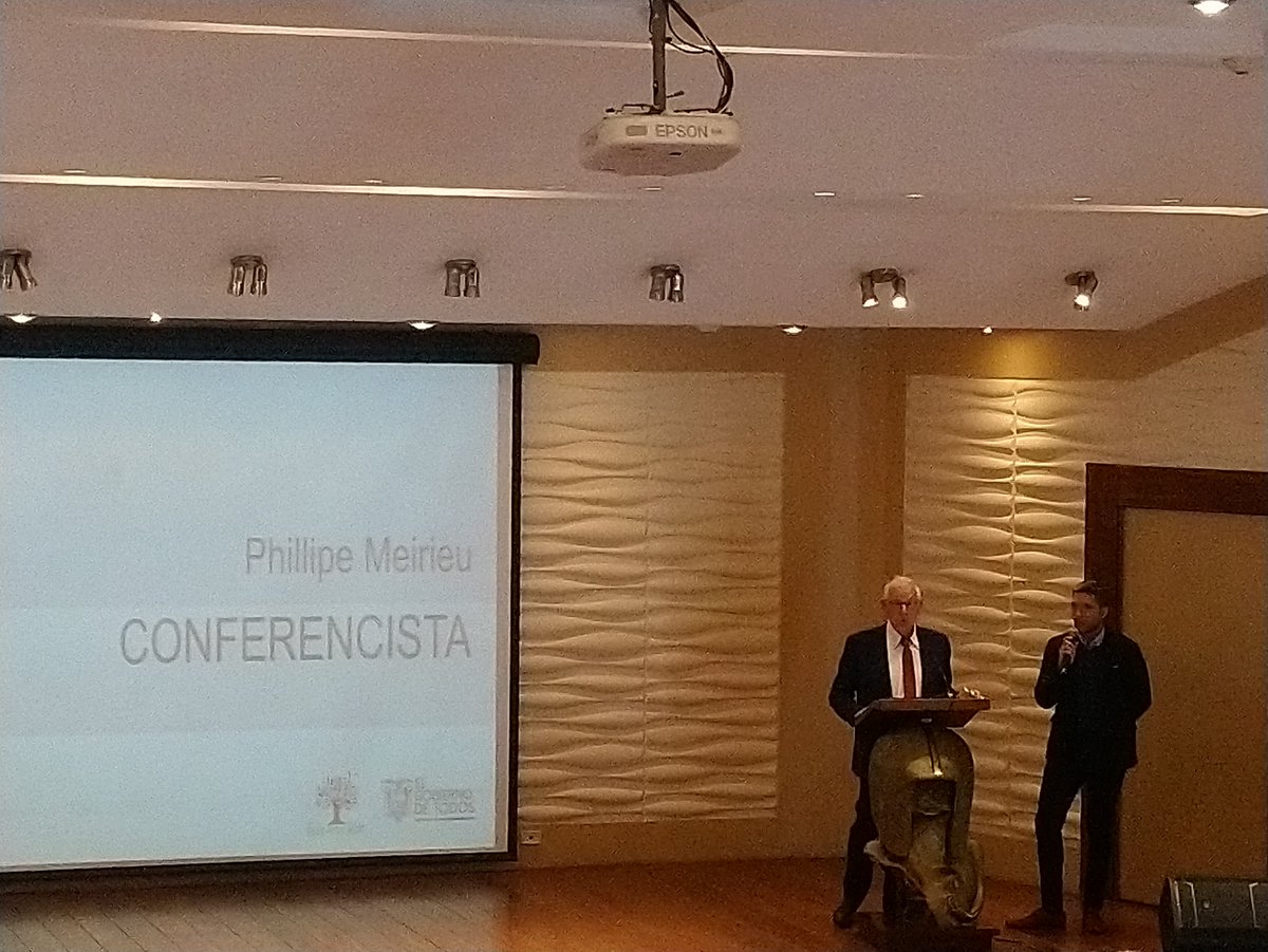 UEGranColombia's tweet photo. Phillipe Meirieu, especialista en Educación y Pedagogía, catedrático de la Universidad Lumière-Lyon, dictó en el auditorio Emilio Uzcategui del MinEduc, la conferencia “Enseñar: un oficio de ejecutantes o de pensadores”, la cual estuvo dirigido a docentes del magisterio fiscal. https://t.co/0GV2jy7ZLd