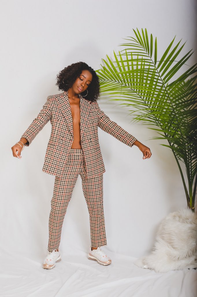 _Rhodalyn's tweet photo. Good Girl Gone Plaid #melaninpoppin #BlackGirlMagic #photography #Blacktwitter https://t.co/DEj6Q57cxq