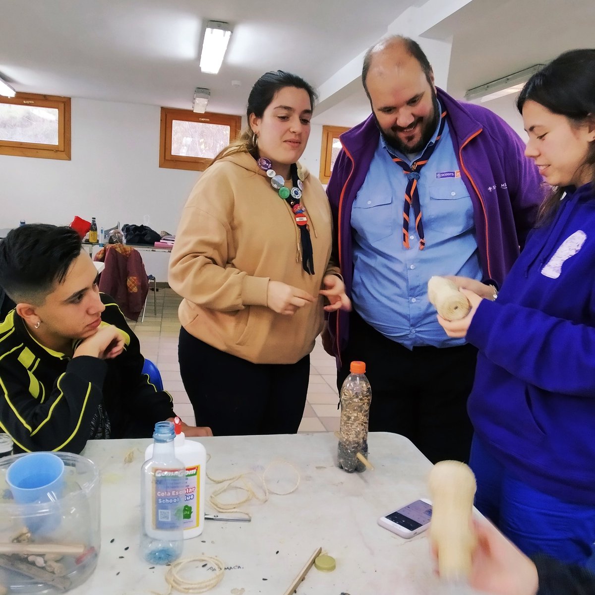 EscuelaSdM's tweet photo. En la sesión de #EducaciónAmbiental solo hablamos de soluciones, de personas que están escribiendo una historia nueva y de que hay que ponerse en marcha AHORA. #ScoutsMSC #RetoScoutSolar #LaudatoSi #EcologíaIntegral #CreatingaBetterWorld #Scouts4SDGs #ODSéate #ODS #Agenda2030 #EA https://t.co/YmI0mK7YMU