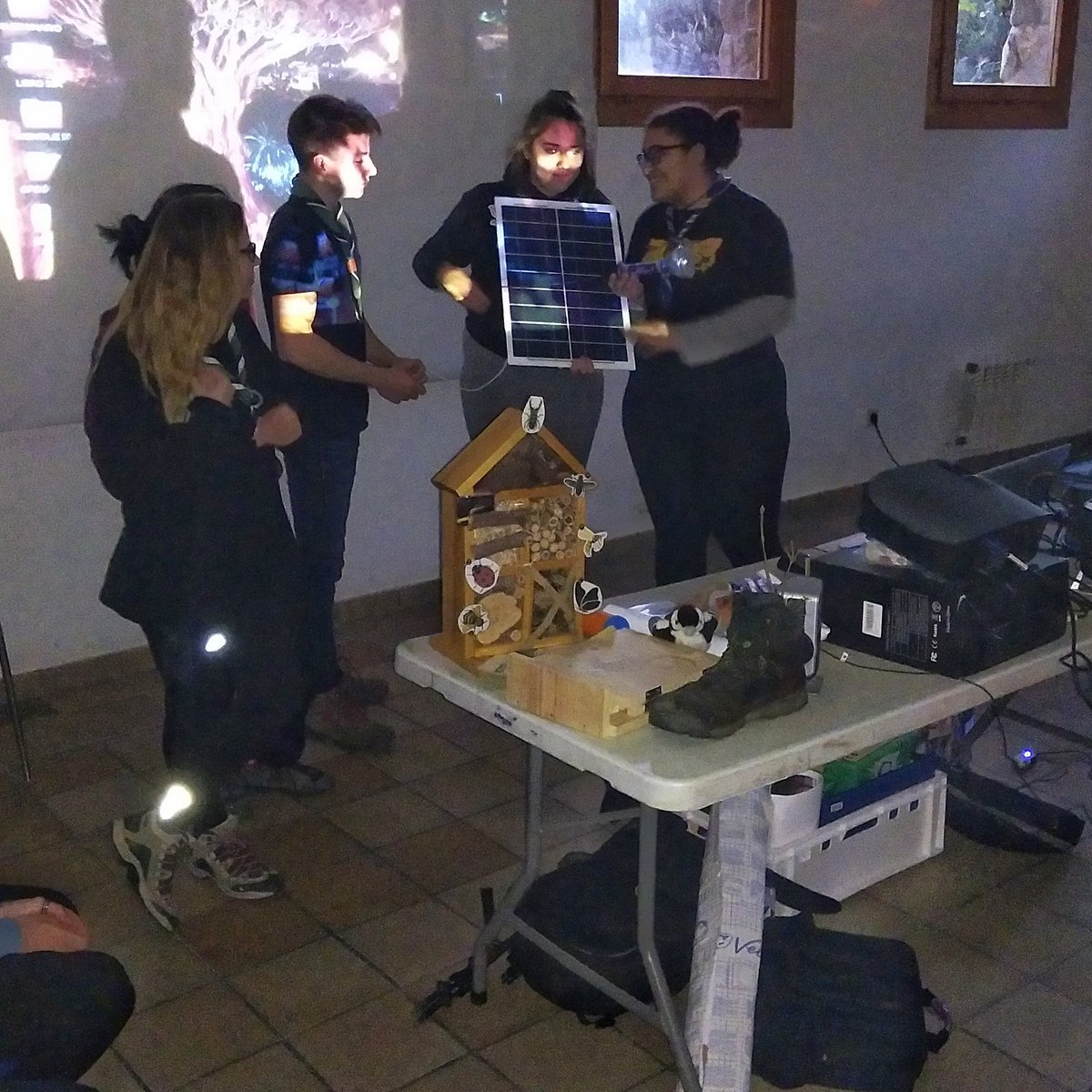 EscuelaSdM's tweet photo. En la sesión de #EducaciónAmbiental solo hablamos de soluciones, de personas que están escribiendo una historia nueva y de que hay que ponerse en marcha AHORA. #ScoutsMSC #RetoScoutSolar #LaudatoSi #EcologíaIntegral #CreatingaBetterWorld #Scouts4SDGs #ODSéate #ODS #Agenda2030 #EA https://t.co/YmI0mK7YMU