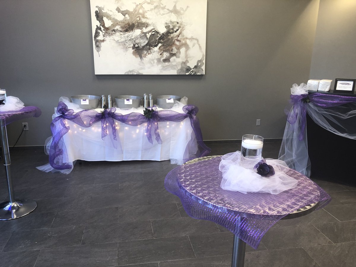 MidpointeEvents's tweet photo. It was another busy weekend here at Midpointe! Starting off with a beautiful wedding on Friday! We hope that Brittany & Shea’s special day was everything that they dreamed it would be! Stay tuned throughout the week for the rest of the events!
#wedding #Midpointe #tyingtheknox https://t.co/YfEAE9by4O