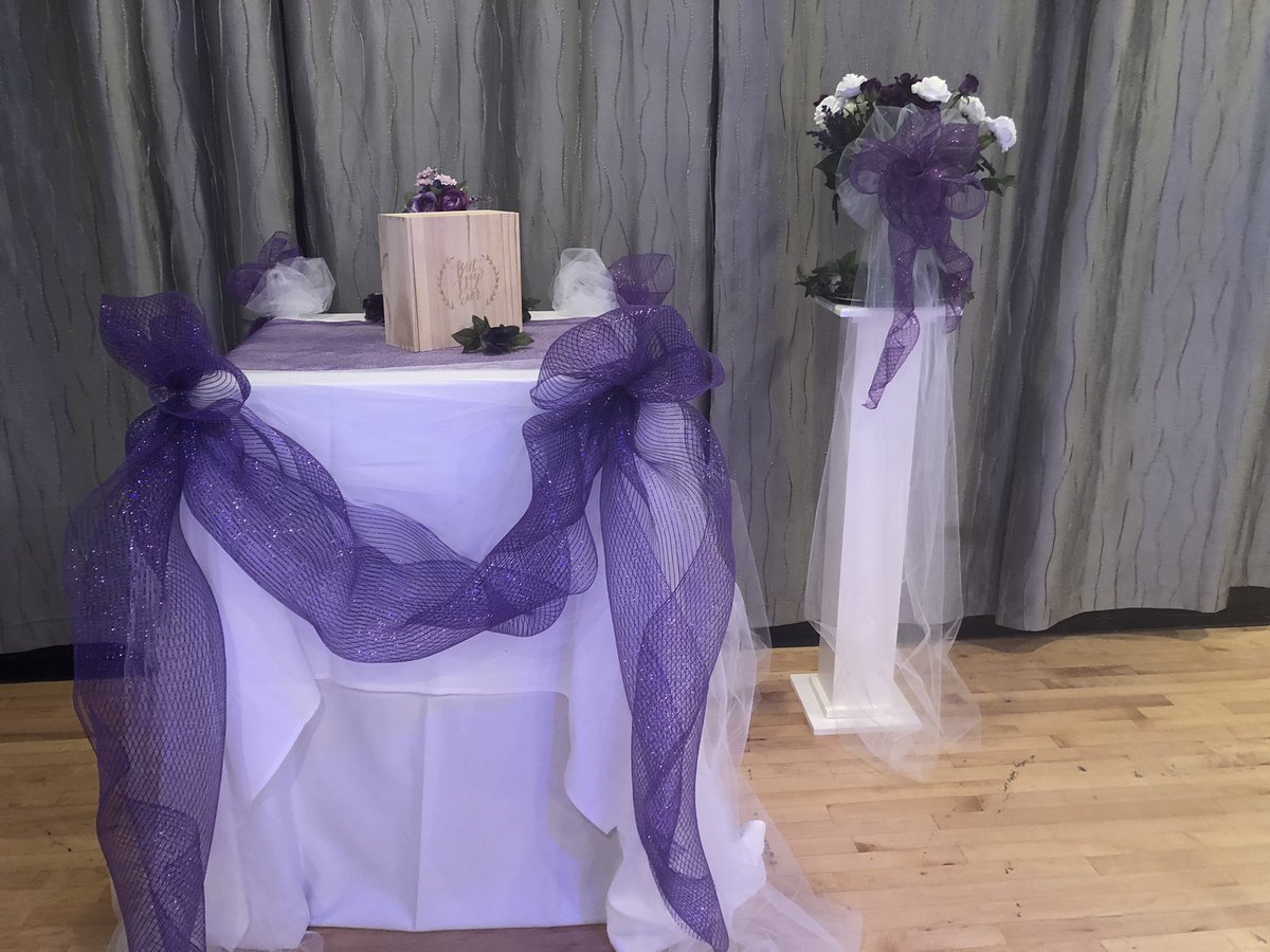 MidpointeEvents's tweet photo. It was another busy weekend here at Midpointe! Starting off with a beautiful wedding on Friday! We hope that Brittany & Shea’s special day was everything that they dreamed it would be! Stay tuned throughout the week for the rest of the events!
#wedding #Midpointe #tyingtheknox https://t.co/YfEAE9by4O