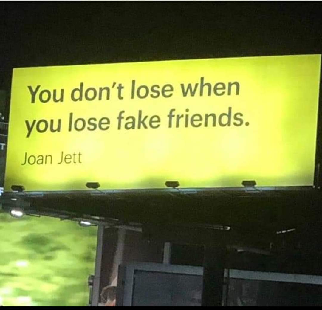 abbas_splus's tweet photo. No Loss whatsoever
Be confident in your own 
#FriendshipGoals #friends #CutTheClutter #realisticfiction #fake #JoanJett #PositiveVibes #positivity #PositiveVibesOnly #selfimprovement #selfreminder https://t.co/fMuDHUgKpZ