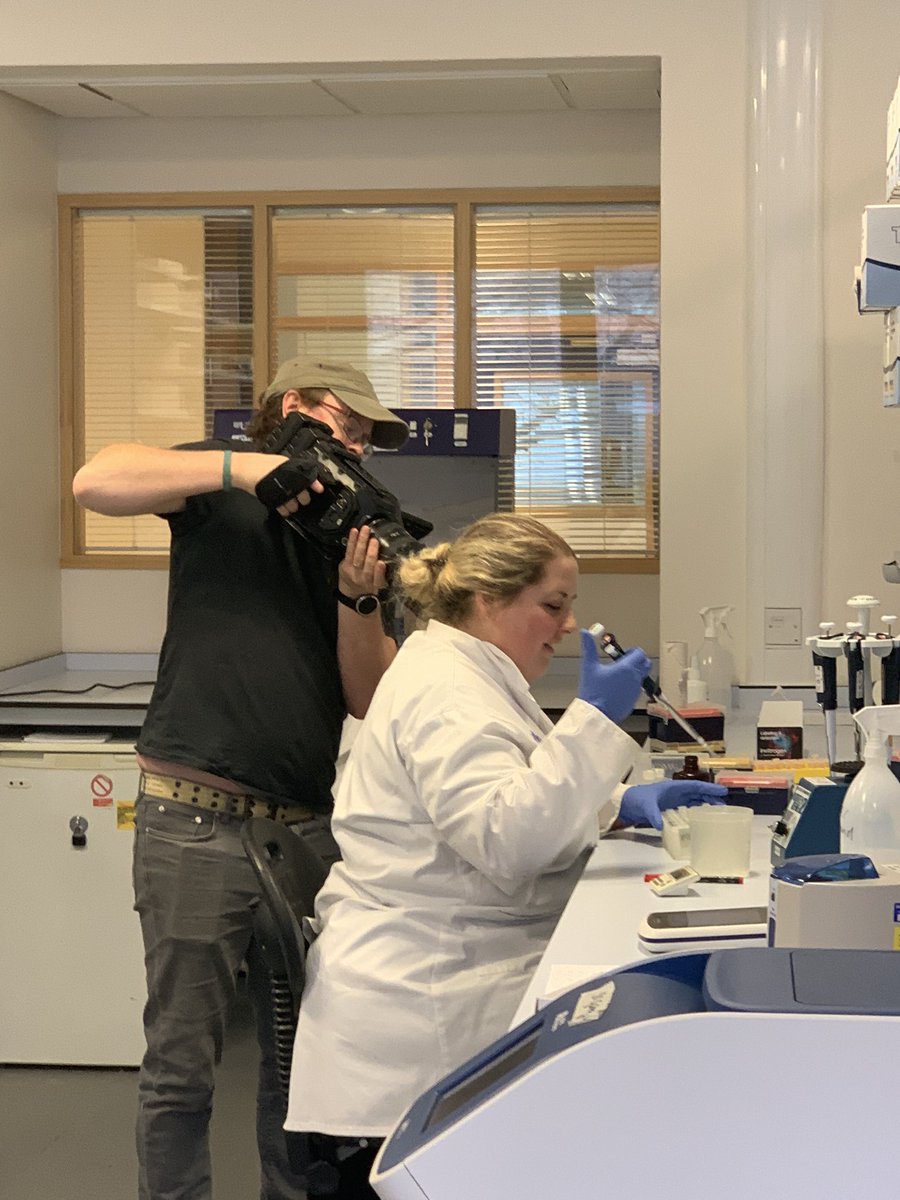 ProfJDChalmers's tweet photo. Thanks to #lunguk for visiting our lab today to film the year in review. The team had fun performing for the cameras! #dundeeuni #EMBARCnetwork #bronchiectasis #scienceisateamsport https://t.co/jAGrg3KCTe